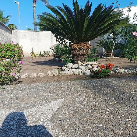 Il Giardino Di Sofia Charm And Comfort Apartment Torre dell'Orso Exterior foto